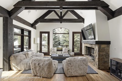 /international/us/42553-highway-82-aspen-co-110102348124/
