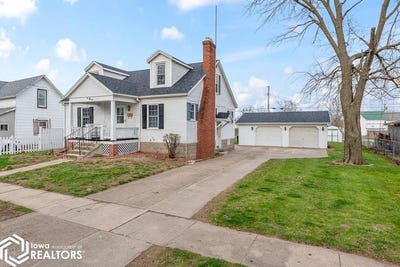 /international/us/256-s-moore-street-ottumwa-ia-110107083103/