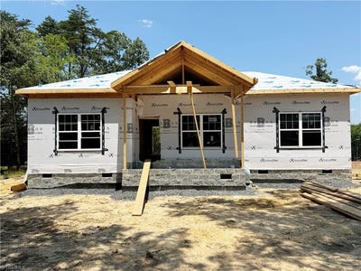 /international/us/1927-south-avenue-eden-nc-110100373262/