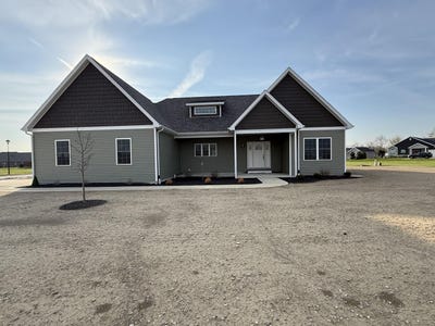 /international/us/101-saxony-drive-new-knoxville-oh-110102477576/