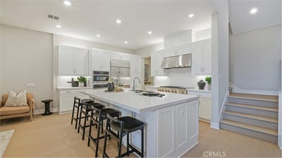 /international/us/1185-snowberry-place-montebello-ca-110106179309/
