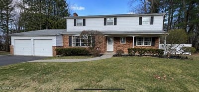 /international/us/28-secada-drive-clifton-park-ny-110110378436/