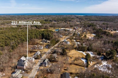 /international/us/221-atlantic-avenue-north-hampton-nh-110107823859/