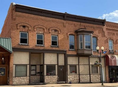 /international/us/120-e-huron-street-berlin-wi-110107289417/