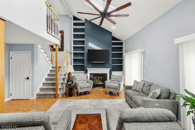 /international/us/8-delaware-ln-branchburg-twp-nj-110110099162/