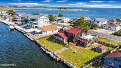 /international/us/1213-laurel-boulevard-lanoka-harbor-nj-110107404240/