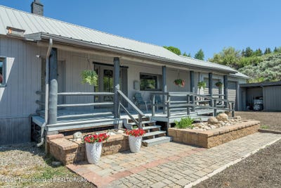 /international/us/639-s-pine-street-pinedale-wy-110100596651/