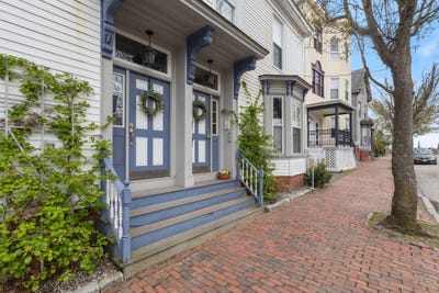 /international/us/16-cumberland-avenue-portland-me-110108446229/