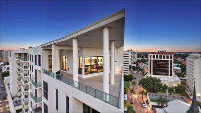 /international/us/111-s-pineapple-avenue-sarasota-fl-110108278831/