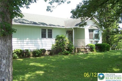 /international/us/262-claremont-street-rush-twp-pa-110100683152/