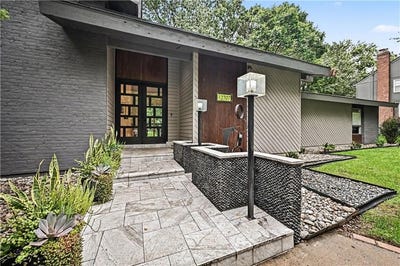/international/us/12707-cherokee-lane-leawood-ks-110120453400/