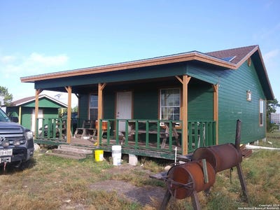 /international/us/1052-steep-rd-del-rio-tx-110108662245/