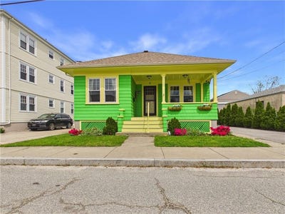 /international/us/11-hall-avenue-warren-ri-110108119034/