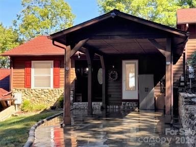 /international/us/927-henry-dingus-way-maggie-valley-nc-110120587809/