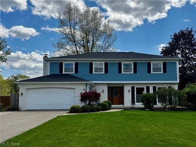 /international/us/17051-hunting-meadows-drive-strongsville-oh-110107870772/