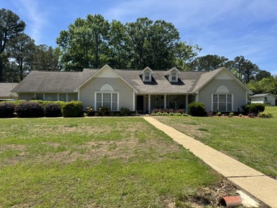 /international/us/217-winfield-dr-tupelo-ms-110108078556/