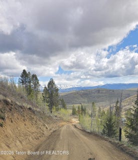 /international/us/upper-picnic-ridge-road-bondurant-wy-110107823577/