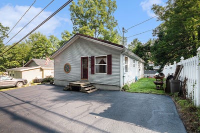 /international/us/6859-paradise-park-drive-saranac-mi-110101113937/