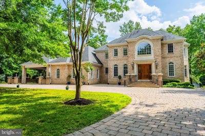 /international/us/4826-maury-lane-alexandria-va-110100412656/