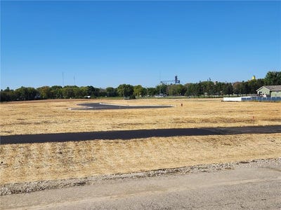 /international/us/405-4th-street-se-hayfield-mn-110100221023/