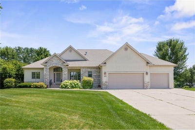 /international/us/1215-w-shore-drive-sw-hutchinson-mn-110100847414/