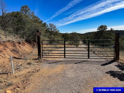/international/us/400-camino-de-viento-silver-city-nm-110105751555/
