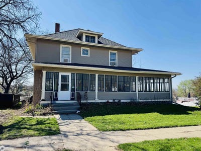 /international/us/701-maple-street-atlantic-ia-110107586202/