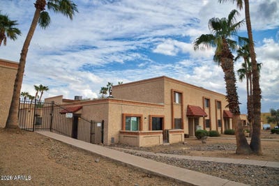 /international/us/10411-n-11th-avenue-phoenix-az-110107381653/