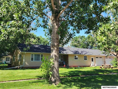 /international/us/24-2nd-st-nw-nora-springs-ia-110108738824/