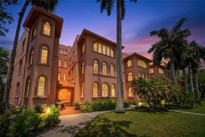 /international/us/1221-n-palm-avenue-sarasota-fl-110108094504/