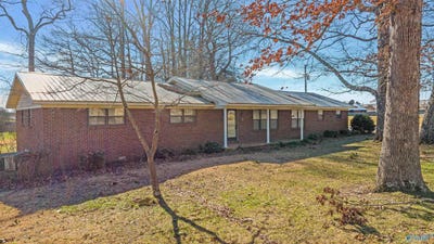 /international/us/284-circle-drive-rainsville-al-110104840492/