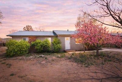 /international/us/209-holly-circle-taos-nm-110107086342/