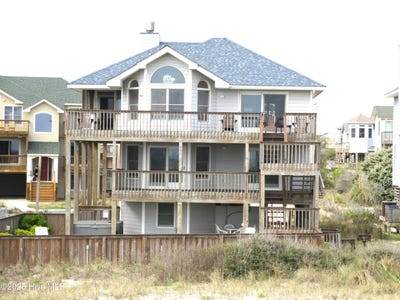 /international/us/721-crown-point-circle-corolla-nc-110103693254/