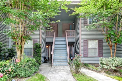 /international/us/7955-timbercreek-lane-north-charleston-sc-110099328534/