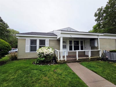 /international/us/5-independence-court-ridge-ny-110108227566/