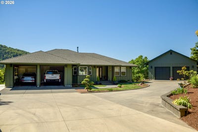 /international/us/3952-del-rio-rd-roseburg-or-110108230904/
