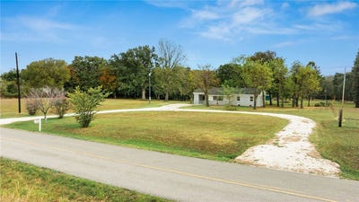 /international/us/2164-n-west-avenue-lincoln-ar-110119968013/