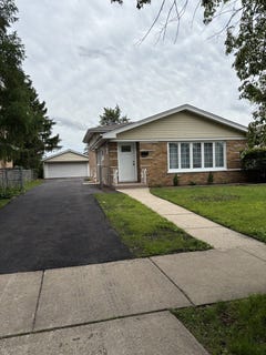 /international/us/6127-w-79th-place-burbank-il-110108140659/