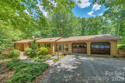 /international/us/66-oakwood-lane-columbus-nc-110108195936/