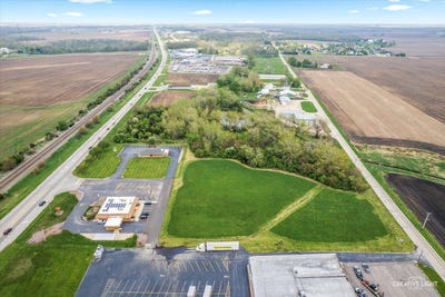 /international/us/220-indian-springs-drive-sandwich-il-110097811001/