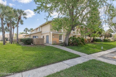/international/us/1020-ne-abada-court-ne-palm-bay-fl-110107545644/