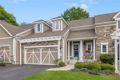/international/us/132-camden-court-south-kingstown-ri-110108501398/