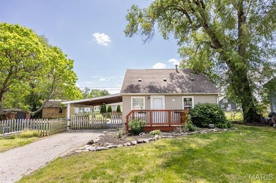 /international/us/442-pershing-avenue-wood-river-il-110107727463/