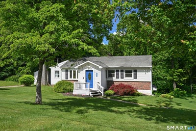 /international/us/146-lone-oak-drive-new-milford-ct-110108541674/