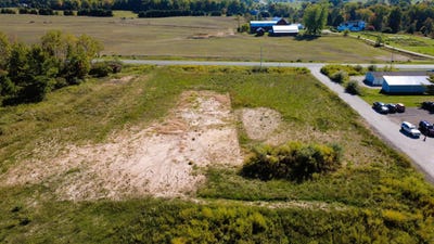 /international/us/14-mile-road-big-rapids-mi-110120563348/