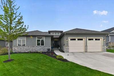 /international/us/2025-otteson-drive-stoughton-wi-110107700691/