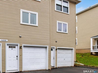 /international/us/1235-east-street-new-britain-ct-110106588523/