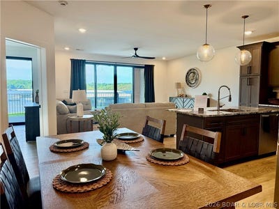 /international/us/4925-robins-circle-osage-beach-mo-110107061963/