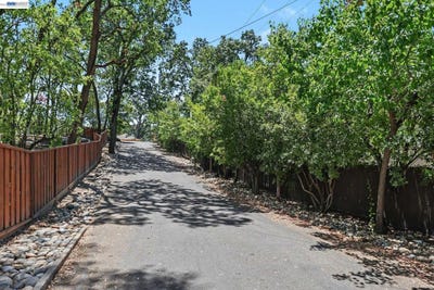 /international/us/571-la-gonda-way-danville-ca-110108981800/