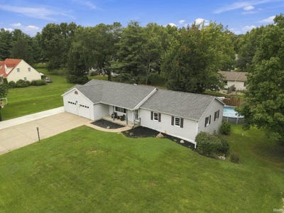 /international/us/14845-oak-court-plymouth-in-110119949046/